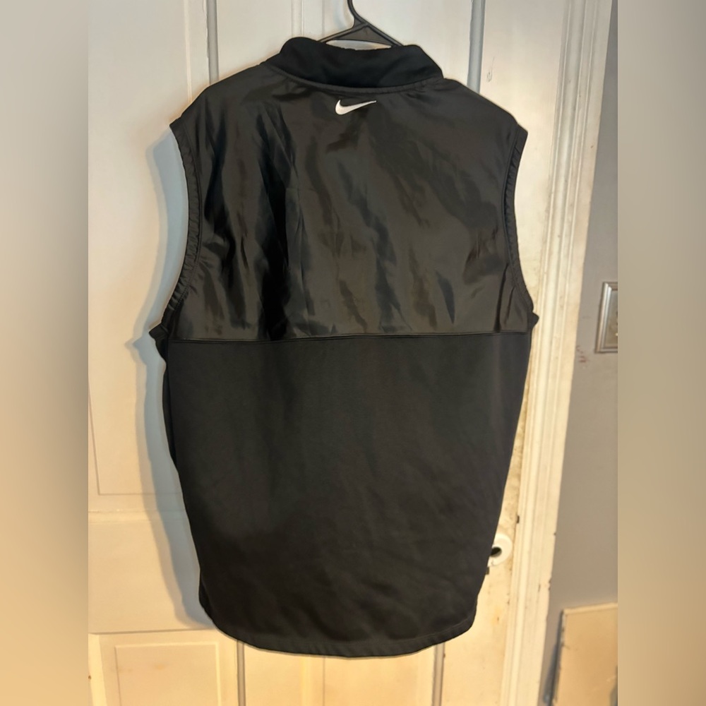 Nike Black Sleeveless Jacket therma fit
